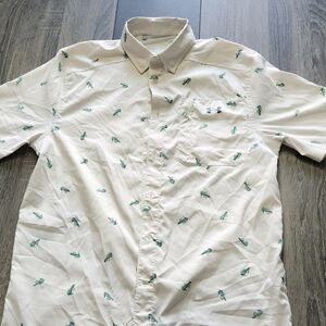 Under Armour White Short-Sleeve Button-Down Shirt with Green Surf Motif